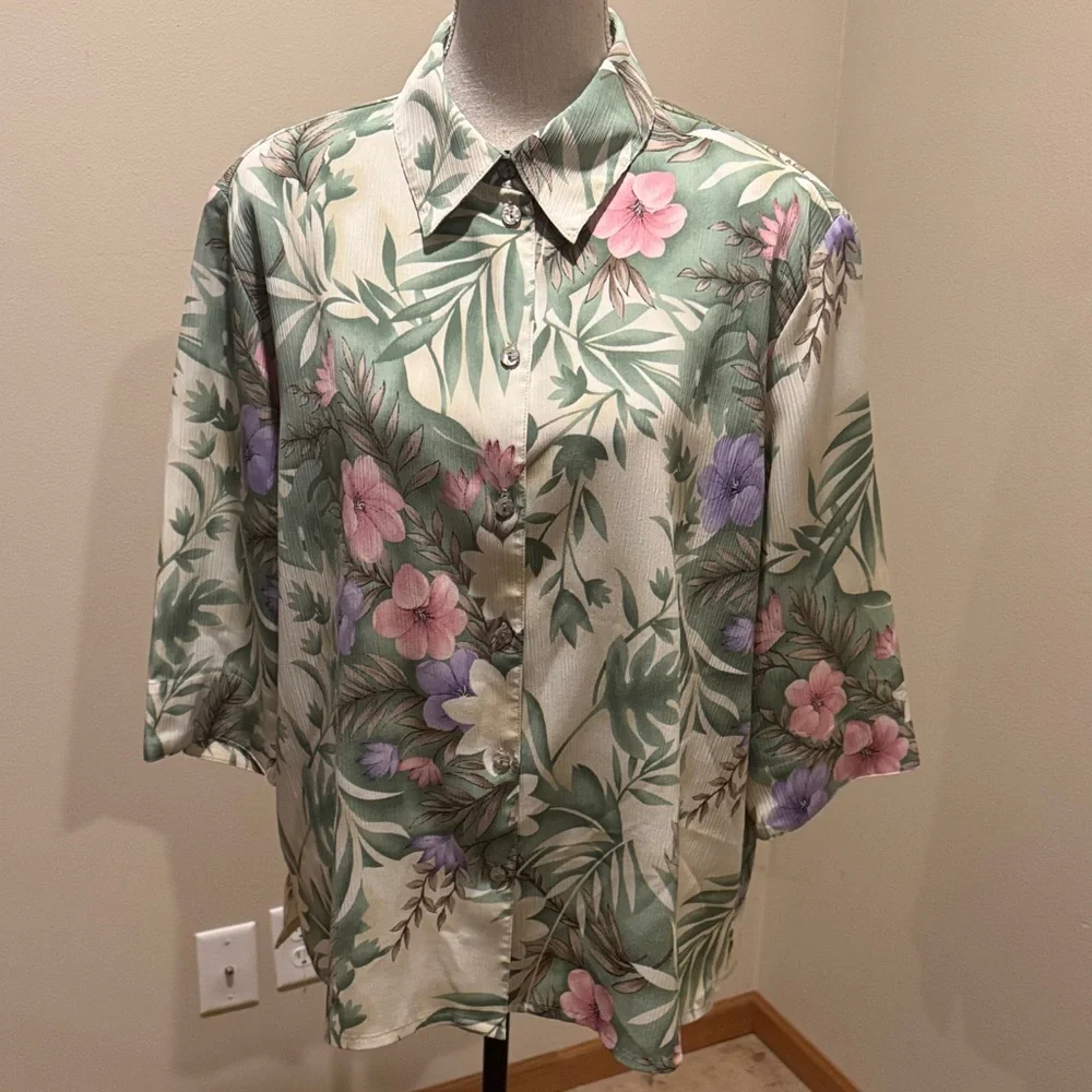Allison Daley Green and Pink Floral Button Down Shirt - Picture 5 of 5